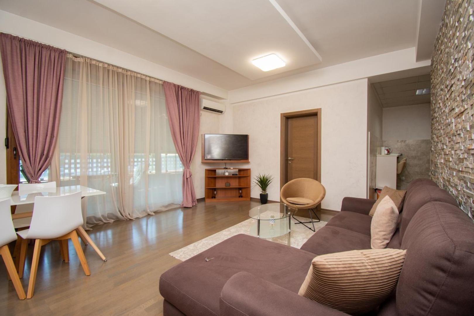 Maxim Compass Apartment Podgorica Ngoại thất bức ảnh